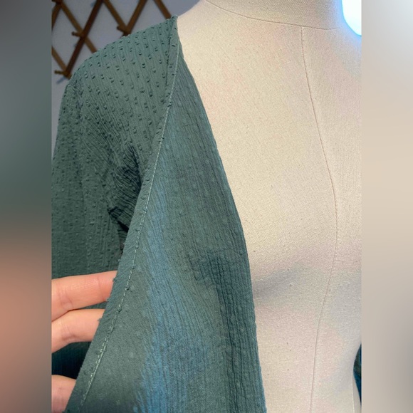 Wrap top with 3/4” sleeves green cotton blouse - Picture 6 of 12